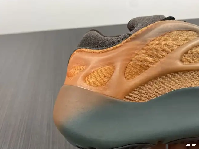 GY4109 Adidas Boost Yeezy V3 Copfade 700 0607